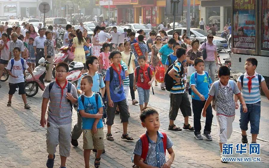 南昌校服价格规定标准,江西中小学校服管理新规