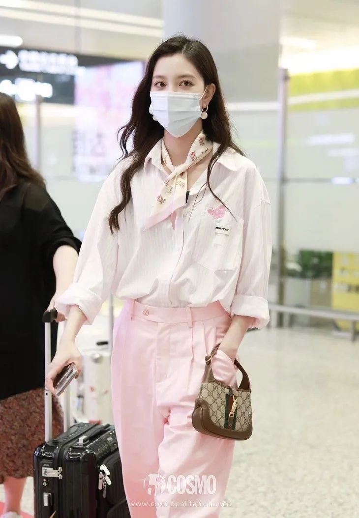 郑秀妍衬衫搭配,郑秀妍2022春夏穿搭