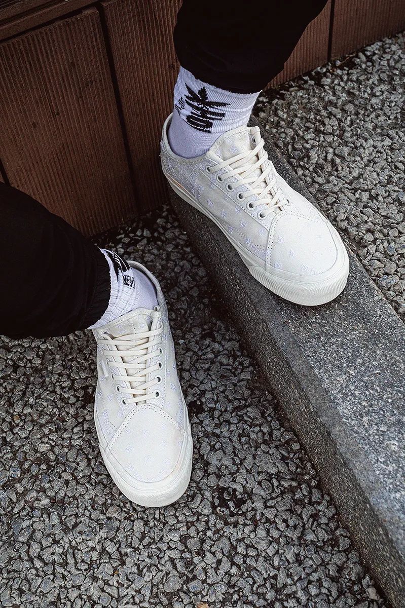 预售小三千！RHUDExVans腰果花开箱！入手方式仅在...