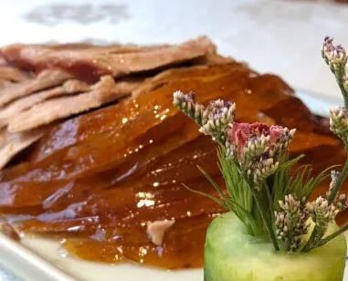 聚餐适合的菜品,小聚招牌炒鸡