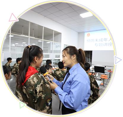 青葱岁月感恩有你写一段话,青葱岁月感谢有你作文