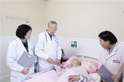 推进医养结合,医养结合托起老人的幸福晚年