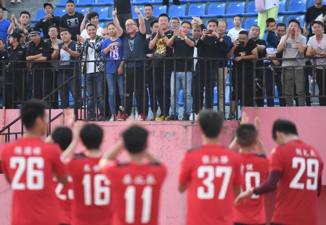 足球联赛崩塌事件,足球联赛崩塌一幕