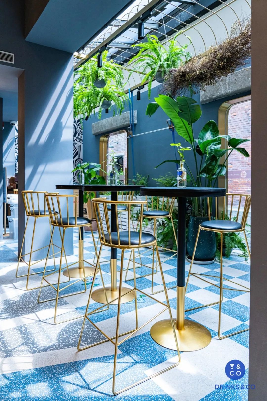 所有的酒都接受“外带”|这里是可以逛的酒吧，也是可以玩的零售店