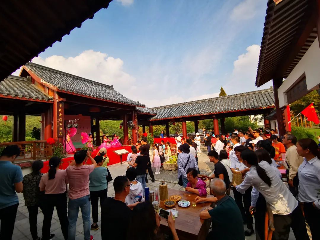 存款超200万家庭,八天突破100万粉丝