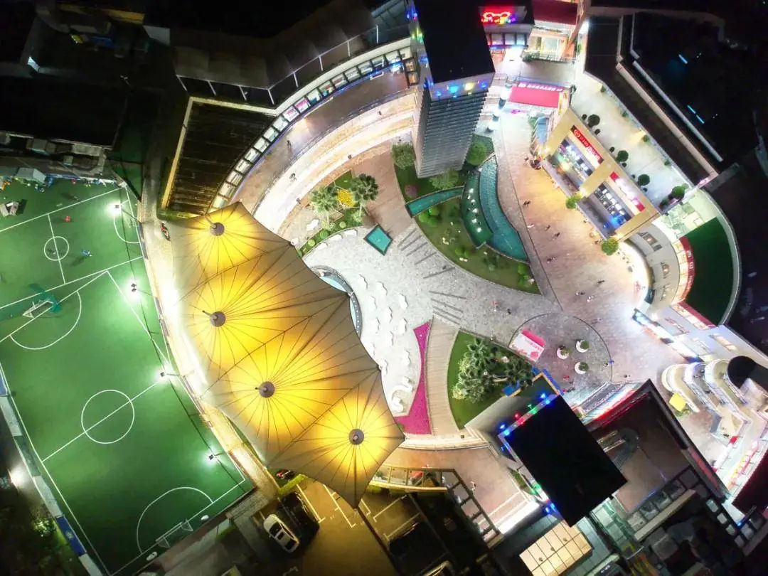 西郊百联豪华品牌,上海西郊百联改版的样子