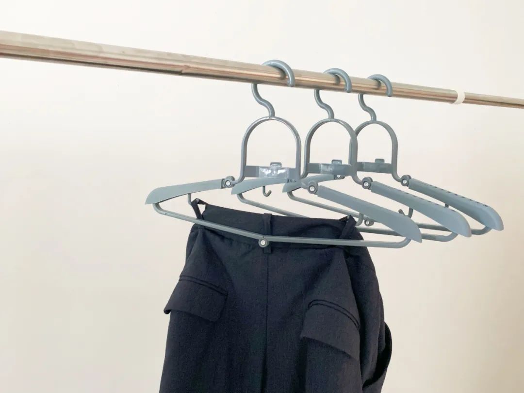 多功能可伸缩折叠衣架省空间,又方便又省空间的折叠衣架