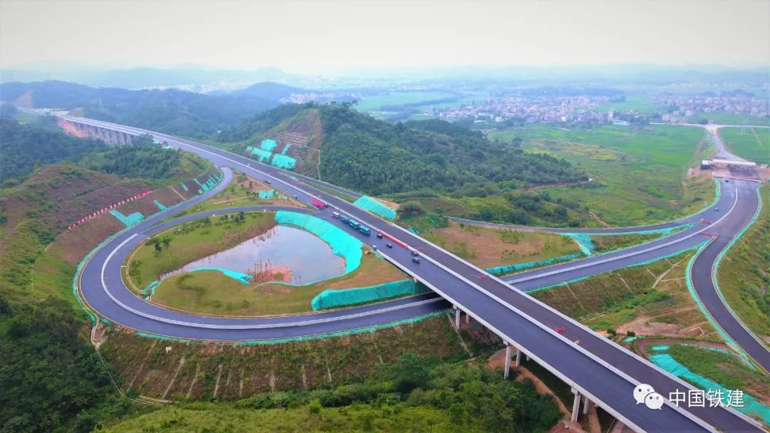 有品质的质量月，重质量的中国铁建