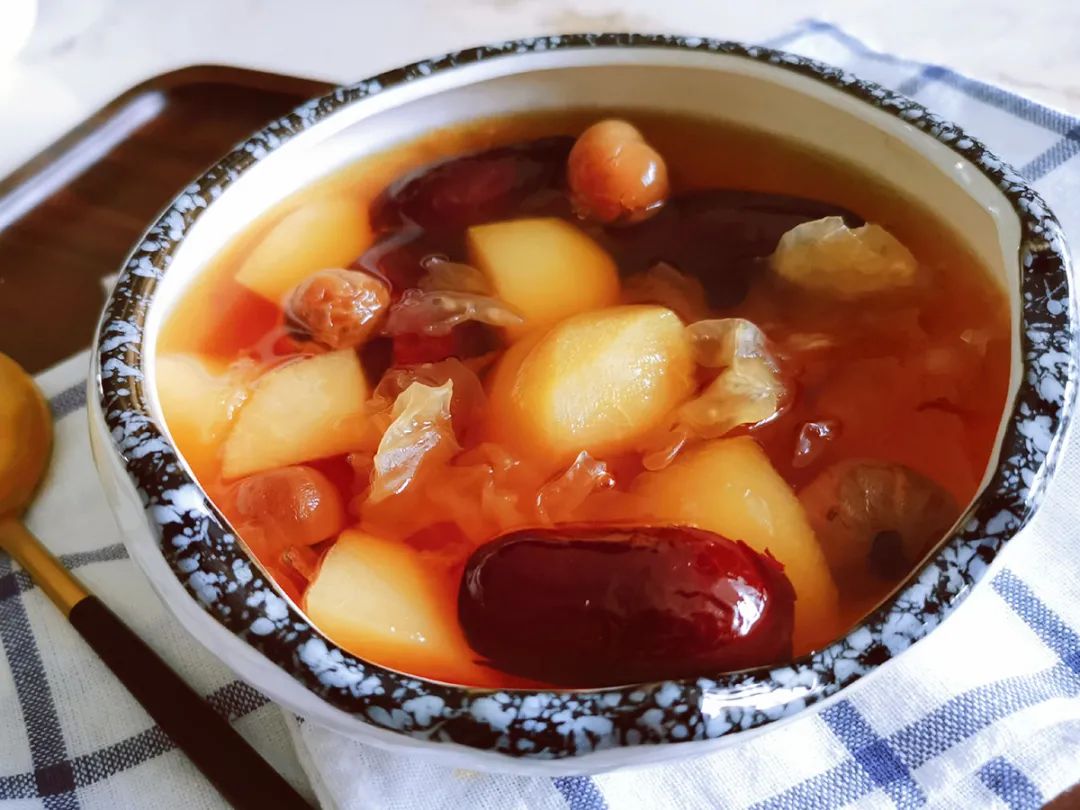 一日吃三个枣容颜不会老,一日吃三蒸枣终身不显老