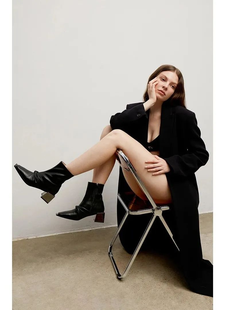 同样的预算买二手车还是新车,爆款靴子和小众靴哪个好