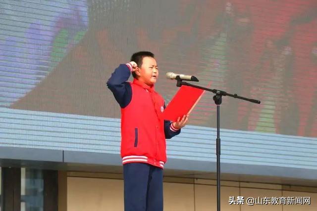 高举团旗跟党走黑板报,高举团旗跟党走主题板报