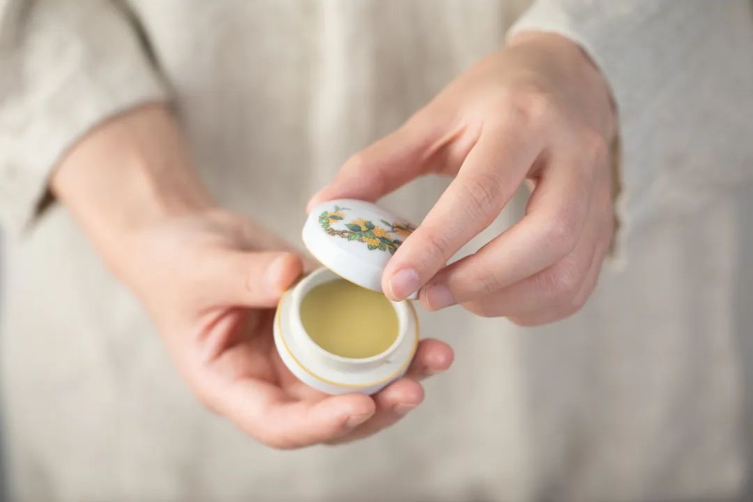 中国香膏vs国外香水,中国香膏vs外国香水