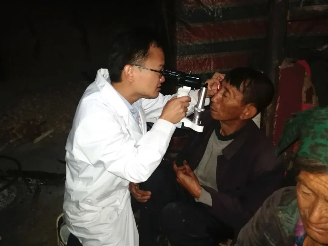 走进大凉山的路上,走进大凉山爱心传递