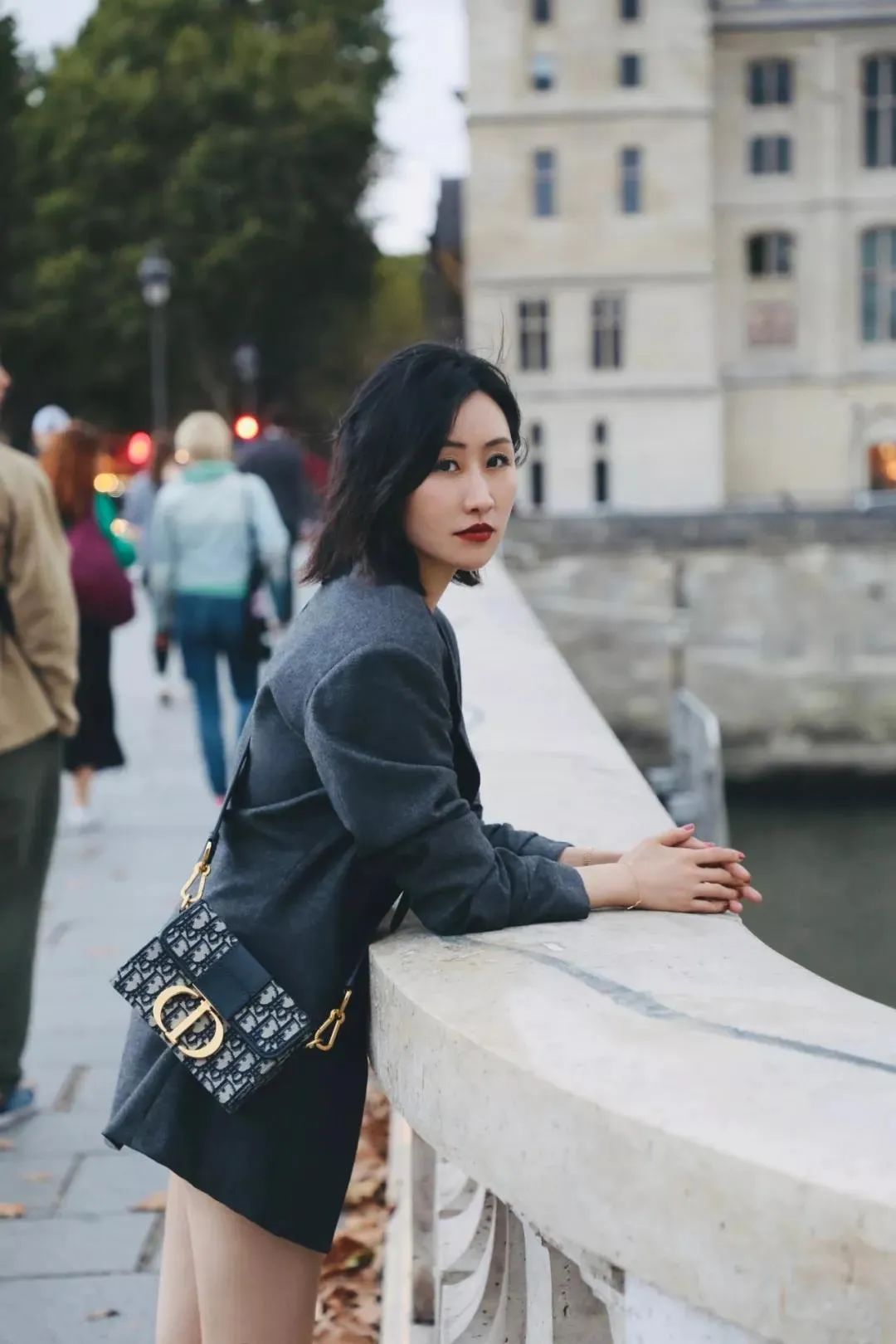 大牌包包为什么都那么丑,这么丑的大牌包包是真的吗