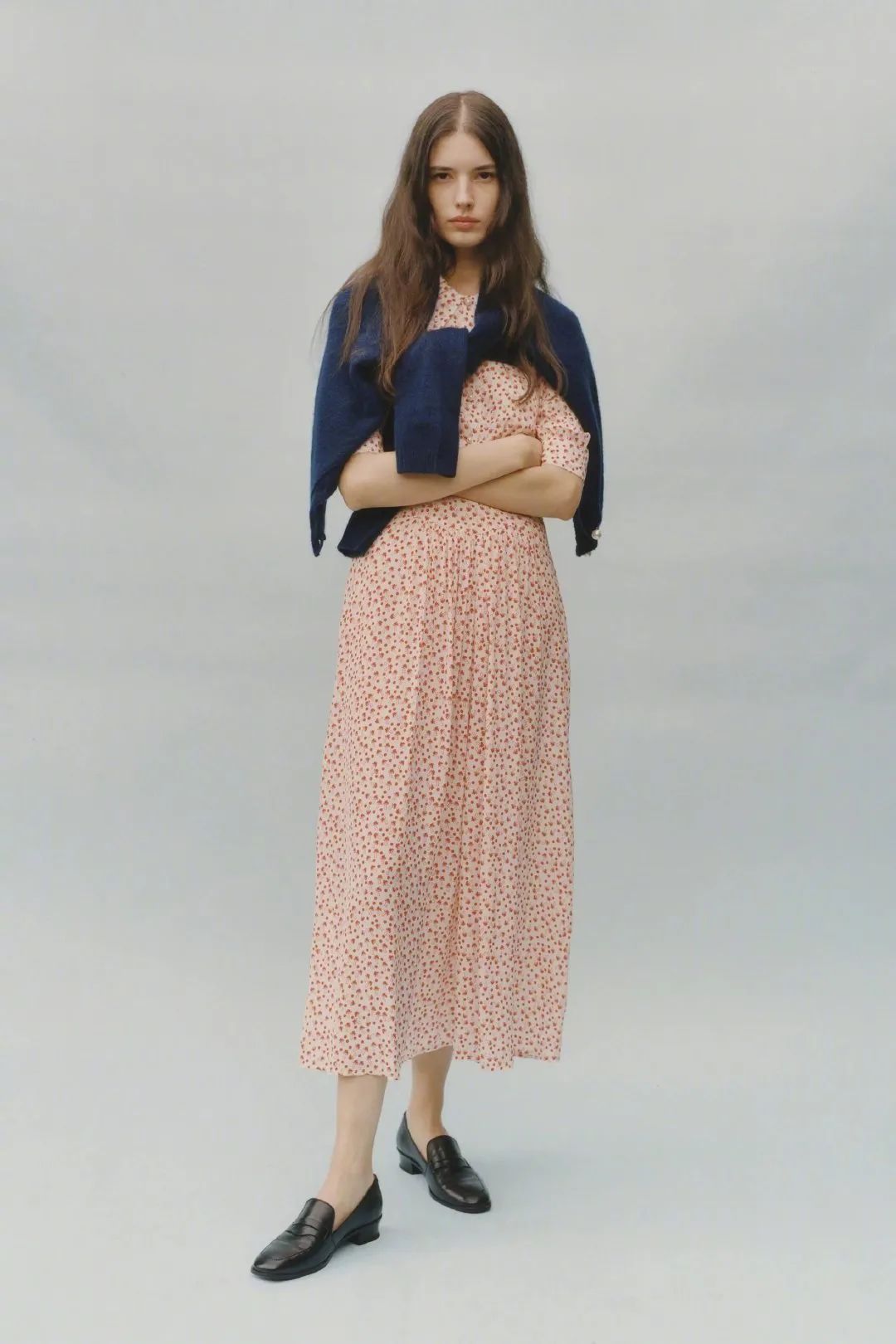 买了很多鞋子,买了那么多鞋子穿不过来