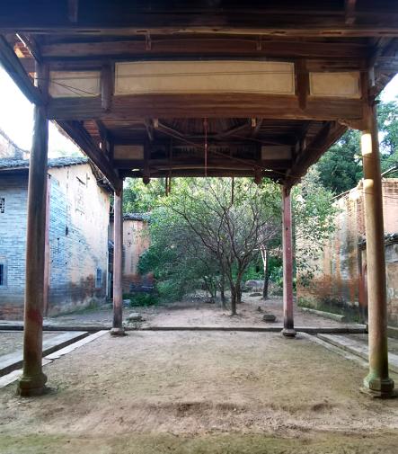 赣州的客家大院的地址,赣州客家大院怎么样