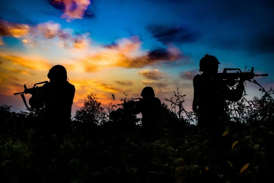 閲嶈繑涓夌晫,閫佸埆涓夌晫