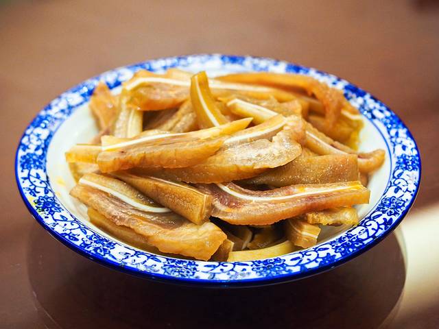 烟雨入江南山水如墨染下一句,烟雨入江南山水如墨染出自哪首歌