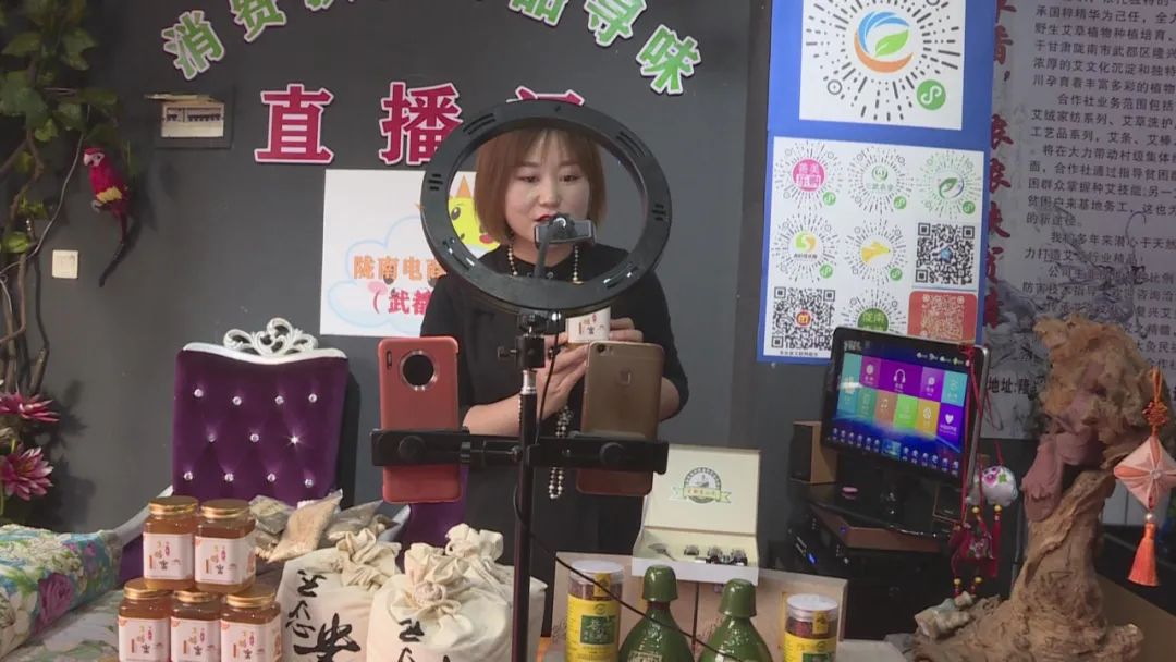 线上线下双渠道开展,线上线下双渠道融合