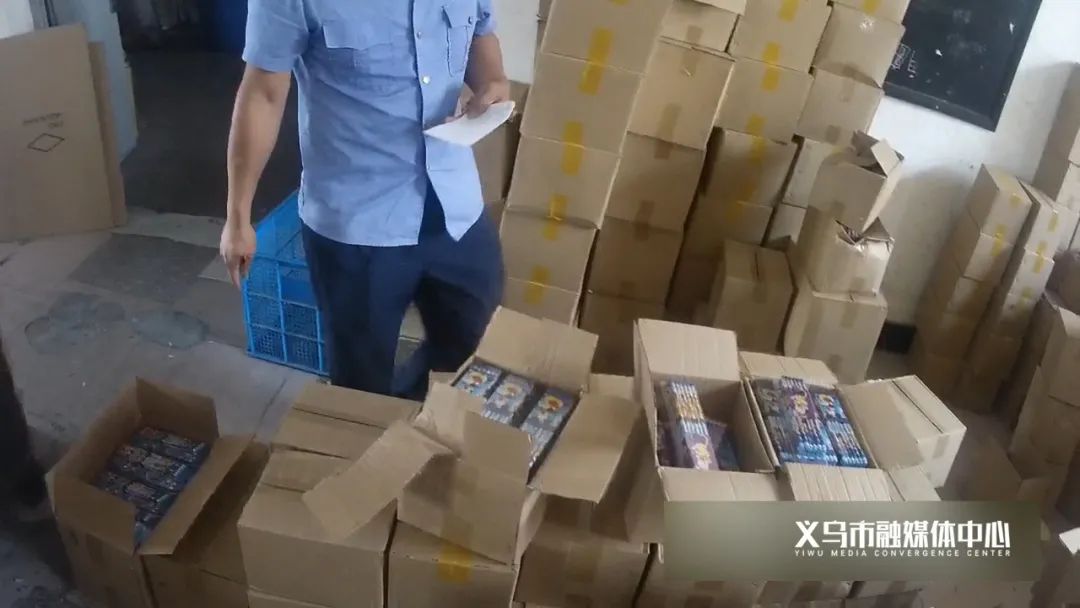 小朋友的铅笔千万不要随便选,家长不要给孩子买高档文具