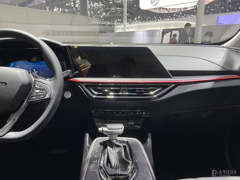 新款起亚嘉华实车曝光,2022丰田皇冠陆放豪华版图片