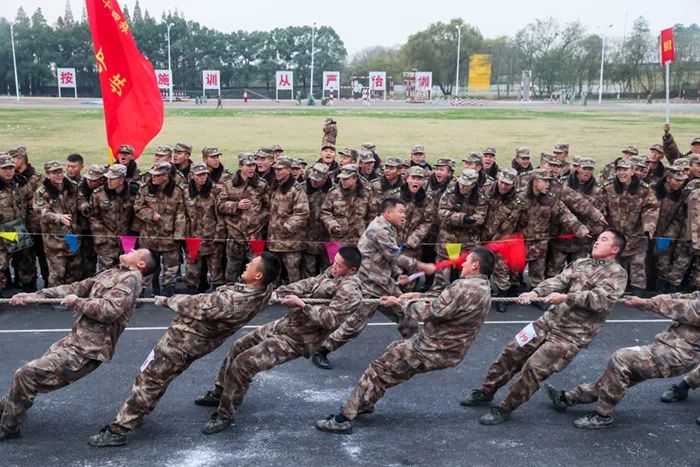 寒风中的他们完整版,寒风中他们一直在坚守