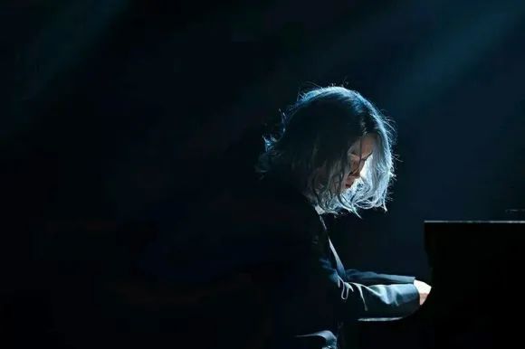 日本变态专业户，最近爱演BL