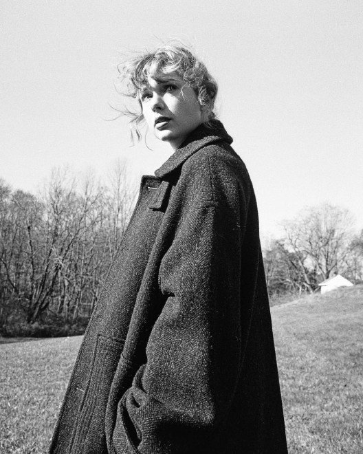 泰勒斯威夫特甜蜜献吻新男友,泰勒斯威夫特荧幕首秀