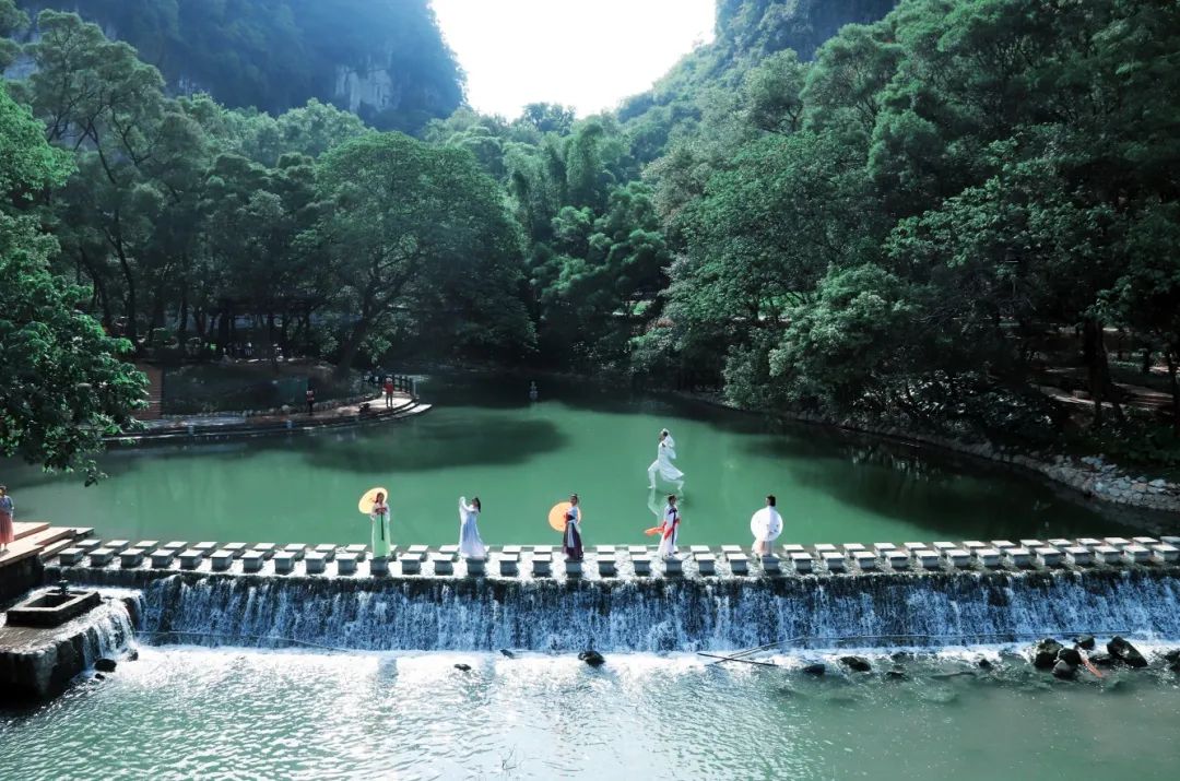 关注贫困山区振兴农村经济,关注旅游扶贫新进展