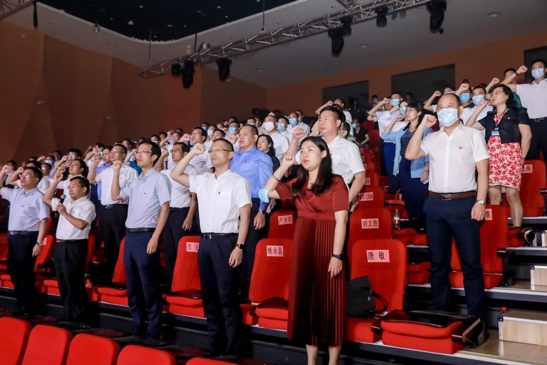 大浪街道拍了拍“你”，并递上2020成绩单