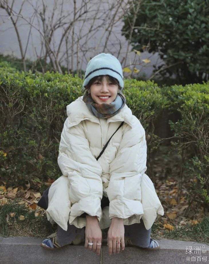 配饰狂|程潇的大牌围巾，logo特大但不显老