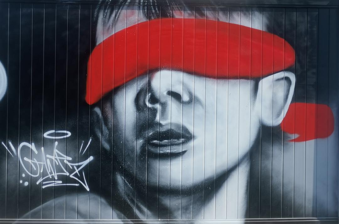 篮球场绿茵场,虹口足球场附近有篮球场