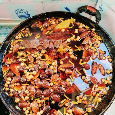 超好吃的火锅底料自制,自制好吃微辣的火锅底料推荐