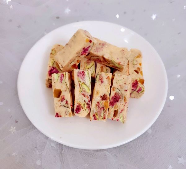 抹茶无花果巴旦木牛轧糖,芝麻无花果牛轧糖做法