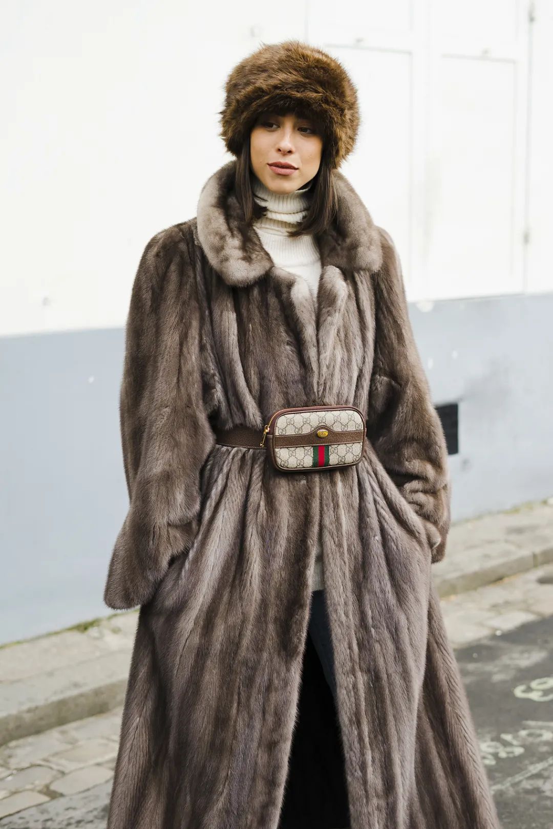 好不容易买了件合适的衣服,皮草环保外套