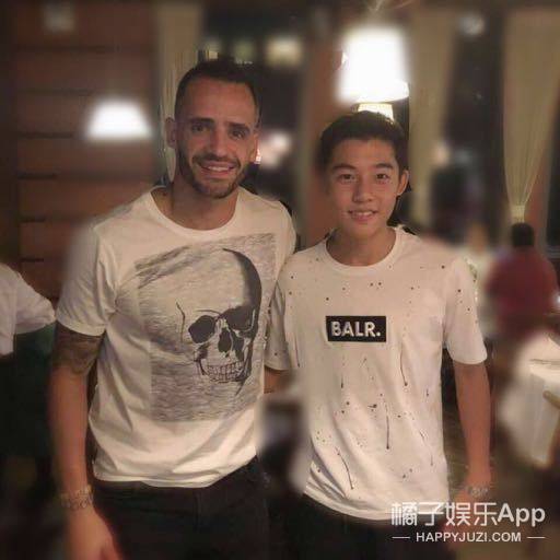 李嗣镕帅气视频,前国脚李明之子李嗣镕颜值