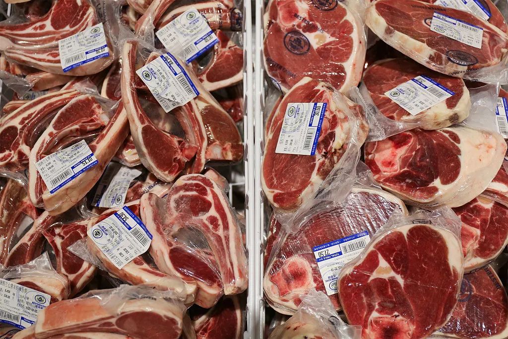 胶水粘的牛排,10块钱一块的圆形牛排