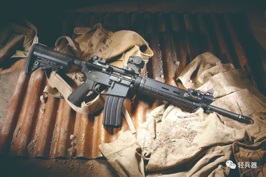 “套娃”式消焰器、加大号的拉机柄……3个版本的BCM公司MID16卡宾枪，优化使用体验