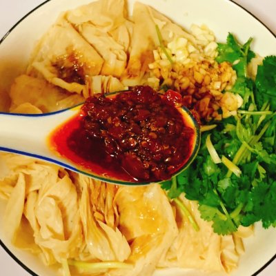 凉拌香辣豆腐皮,比辣条还好吃的豆腐皮做法