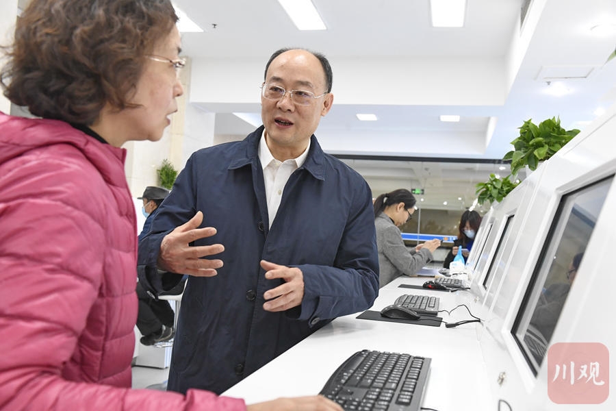 全国*会两**民生直通车③丨保“中小微”就是保就业保民生，全国政协委员蓝逢辉这样建议