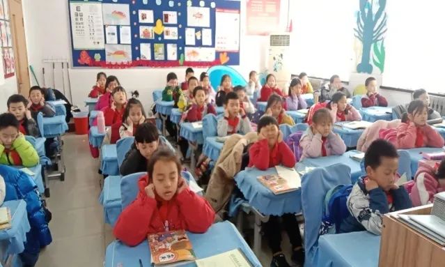 认真做眼操保护好眼睛,做好眼保健操爱护自己的眼睛