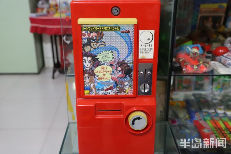 百味人生丨一箱过期方便面能卖3600!青岛小伙攒出“80后时光机”,收藏近6000件老物件