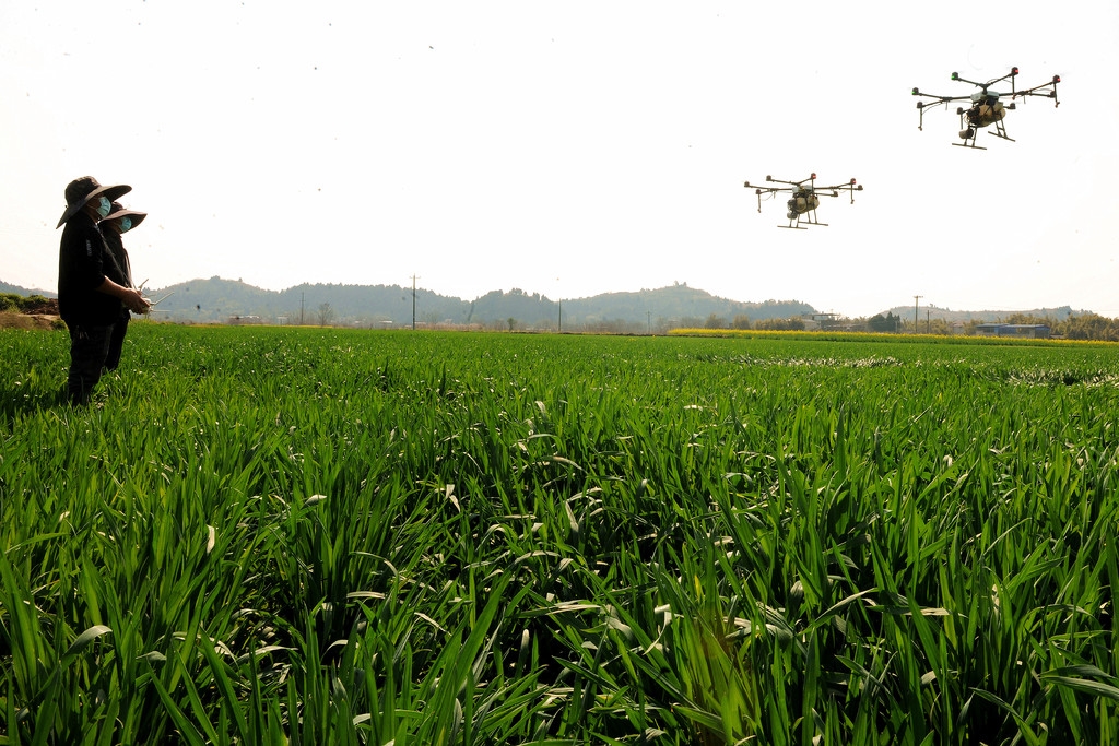 农业机械化在农田上大有作为,现代农业机械科技引领农业未来