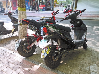 生死时速!拼改装电动车竟能跑百码郑州将加强监督检查