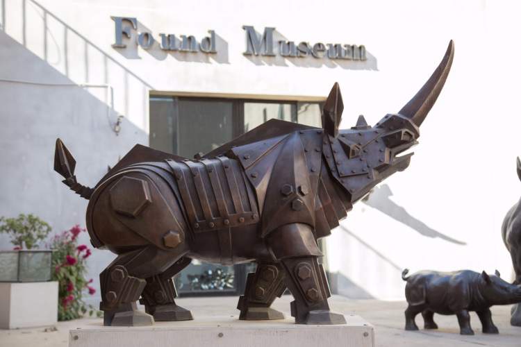 一家开业30年的宾馆为何要同时举办两场美术馆级别大展？