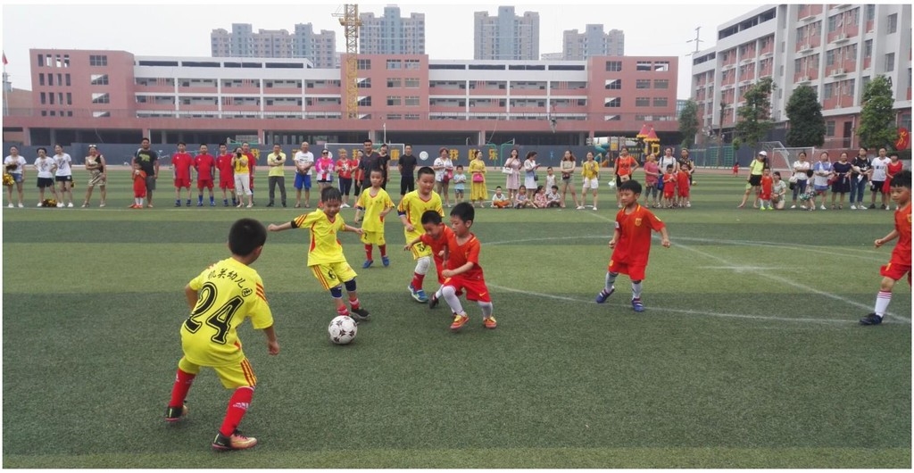 感受乡村足球的纯粹和快乐,乡村足球