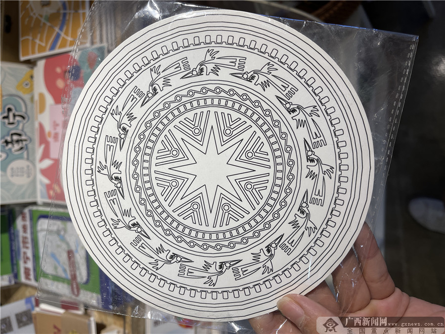 壮锦服饰,特色壮锦服饰视频