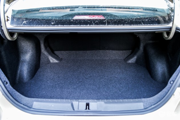 10万以内帝豪新能源纯电动车,2021款吉利帝豪up上路测试