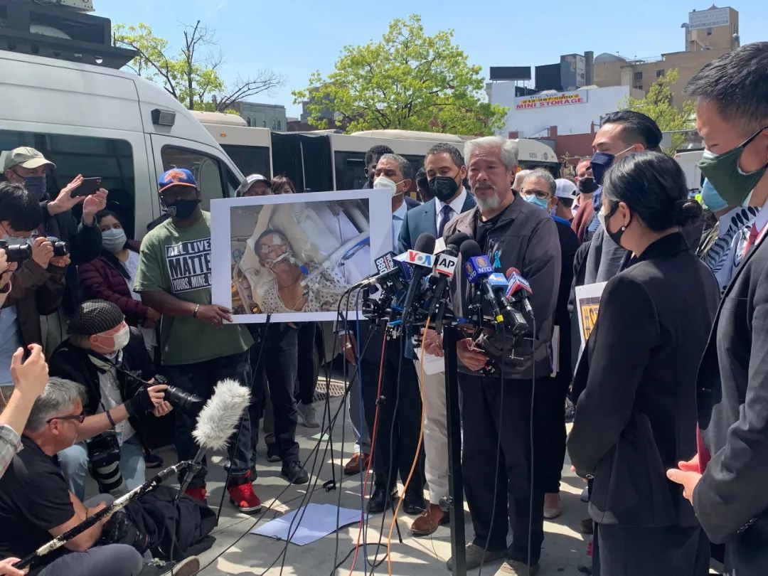 风暴中的唐人街|封面人物