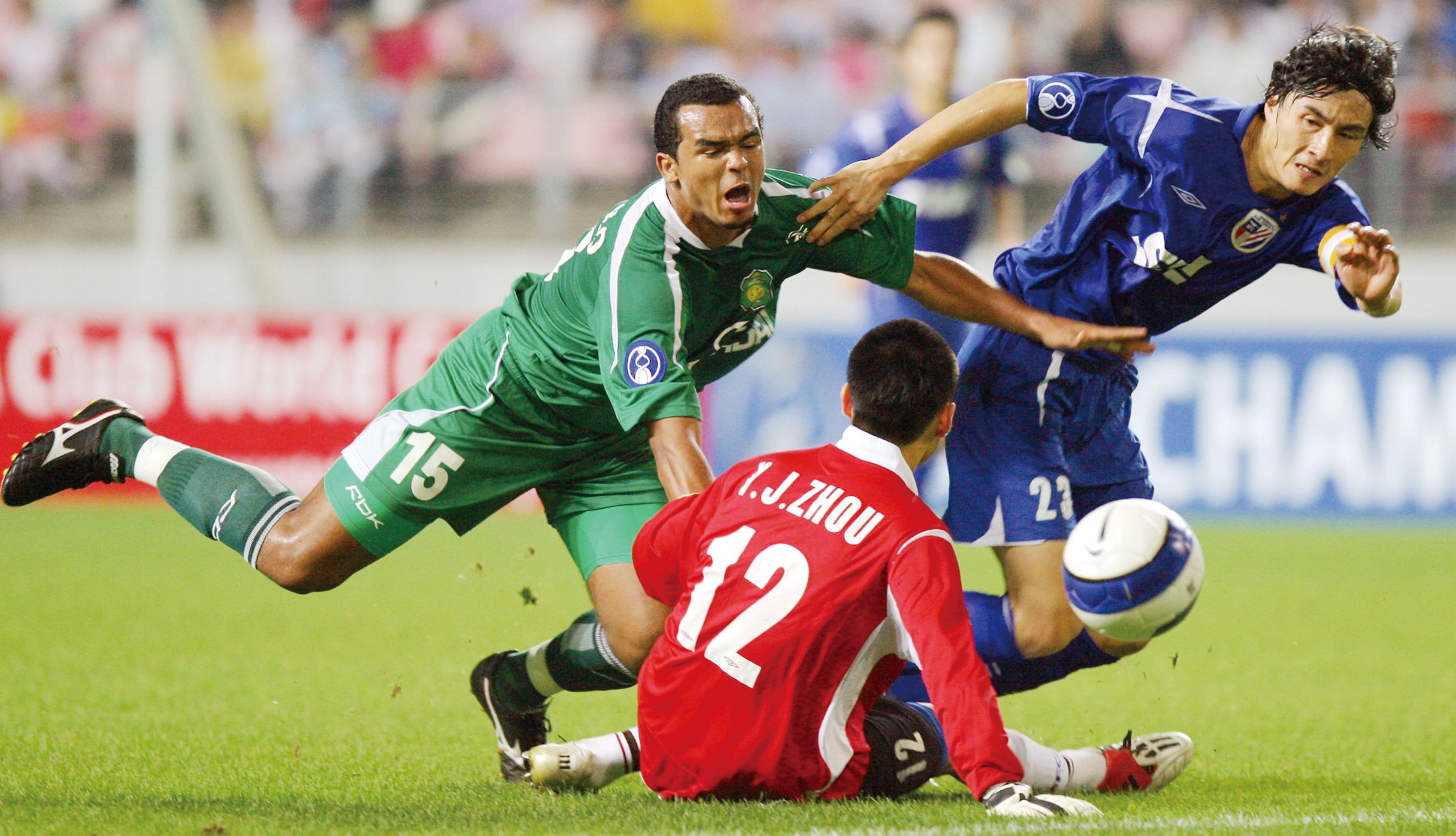 李玮锋坎坷的足球生涯,李玮锋怎么没踢元老赛